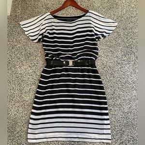 WHBM, Size XS, Black and White lightweight dress with lining and optional belt.